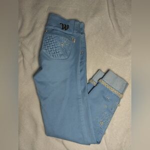 Elegant Light Blue Cropped Jeans with Embroidery